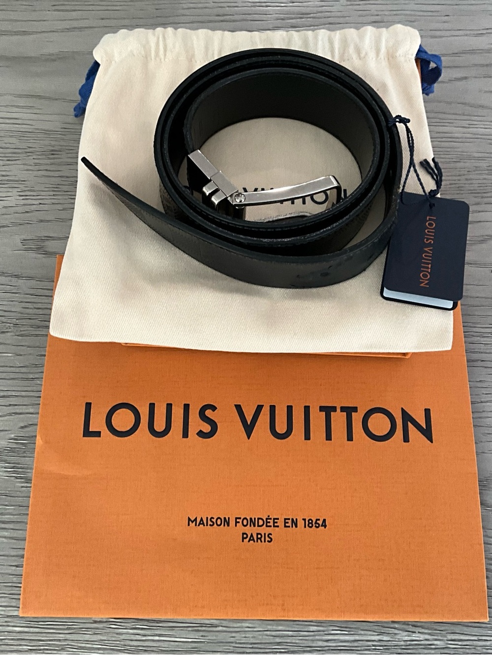 Louis Vuitton Black Men Leather Belt Silver-Tone Buckle Size 95/38 w/ BOX + BAG